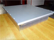 Inserire il dissipatore di calore dell'aletta